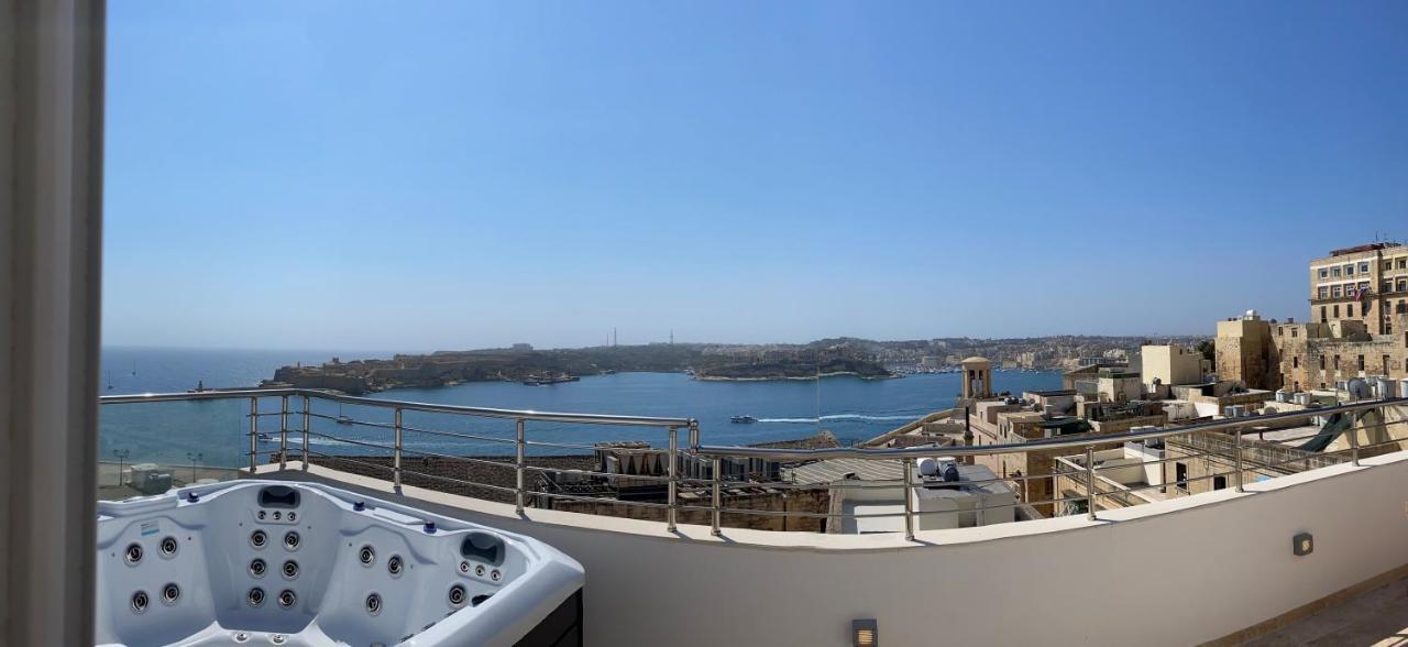 Valletta Luxury 4-Bedroom Duplex With Stunning Sea Views Private Terrace And Jacuzzi Dış mekan fotoğraf