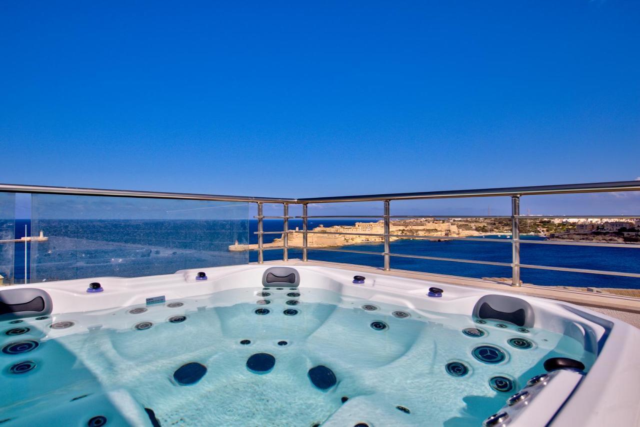 Valletta Luxury 4-Bedroom Duplex With Stunning Sea Views Private Terrace And Jacuzzi Dış mekan fotoğraf
