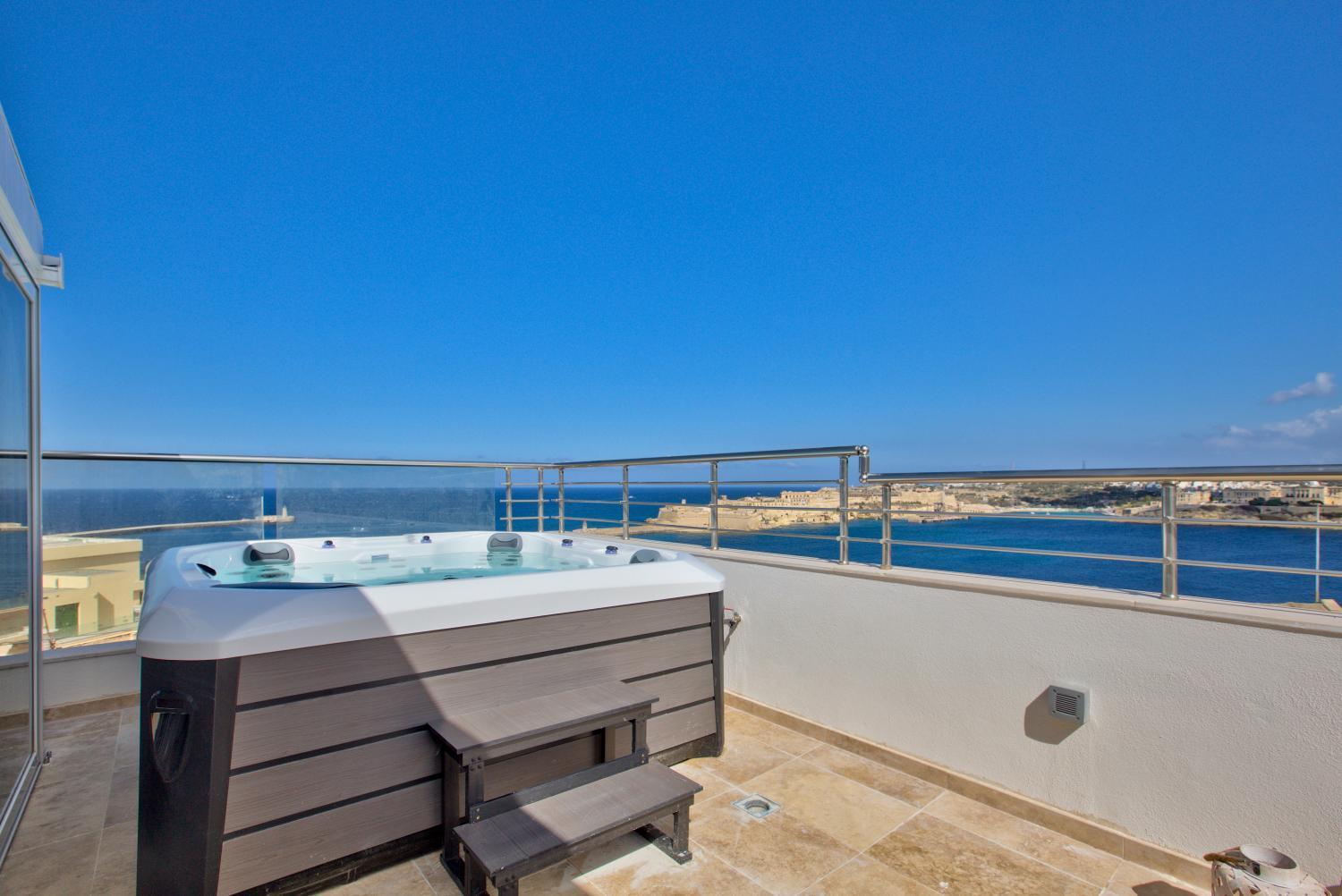 Valletta Luxury 4-Bedroom Duplex With Stunning Sea Views Private Terrace And Jacuzzi Dış mekan fotoğraf