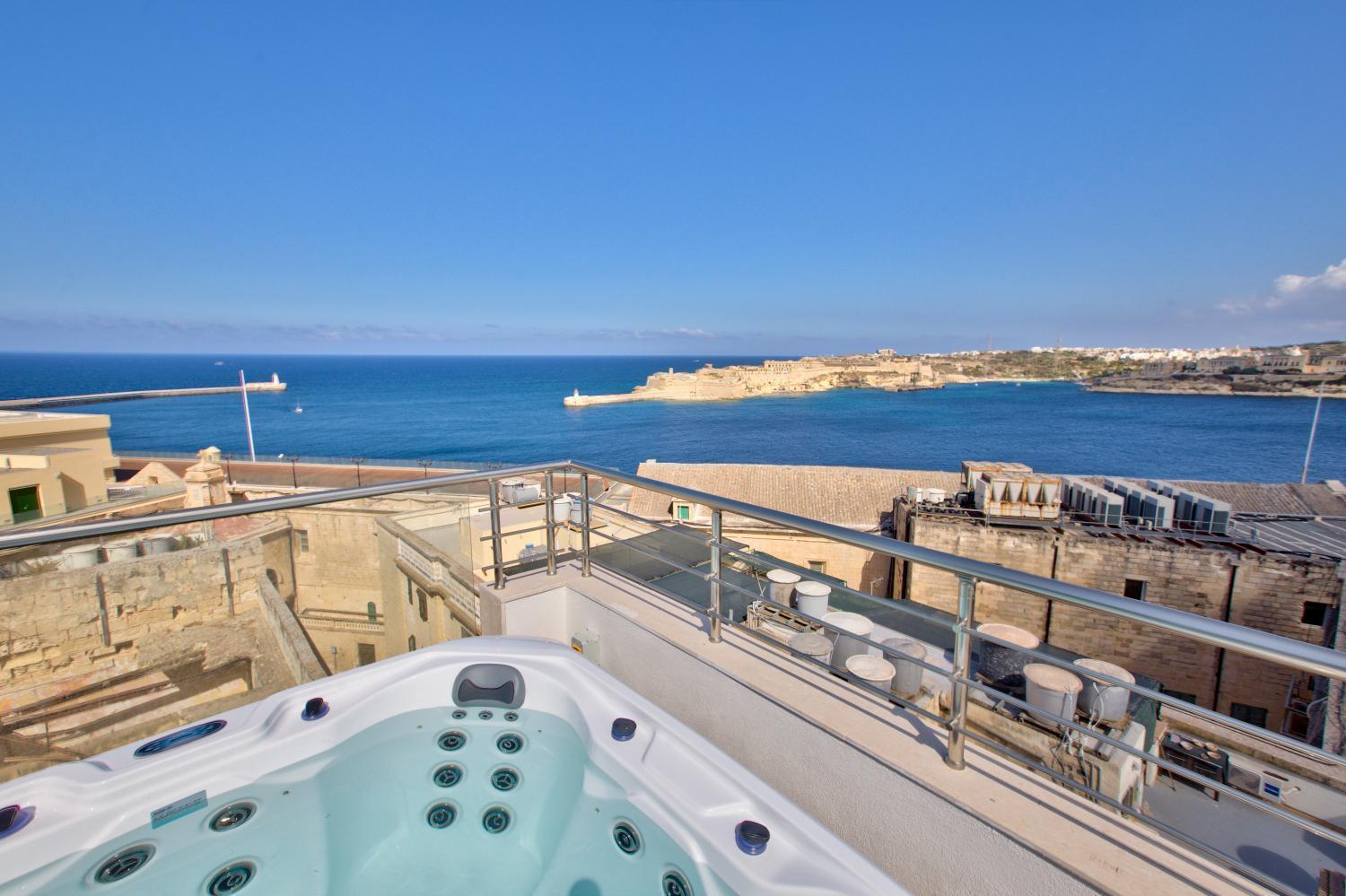 Valletta Luxury 4-Bedroom Duplex With Stunning Sea Views Private Terrace And Jacuzzi Dış mekan fotoğraf